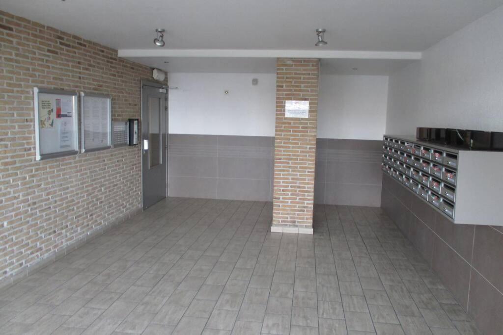 Appartement Residentie Astrid Met Private Parking Bredene Exterior foto